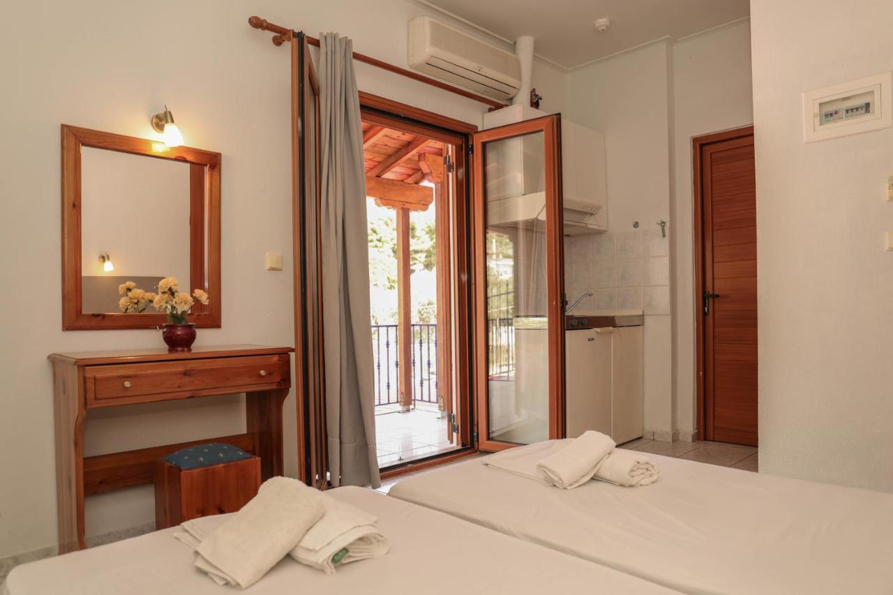 Ftelia Studios Skiathos Town Exterior photo